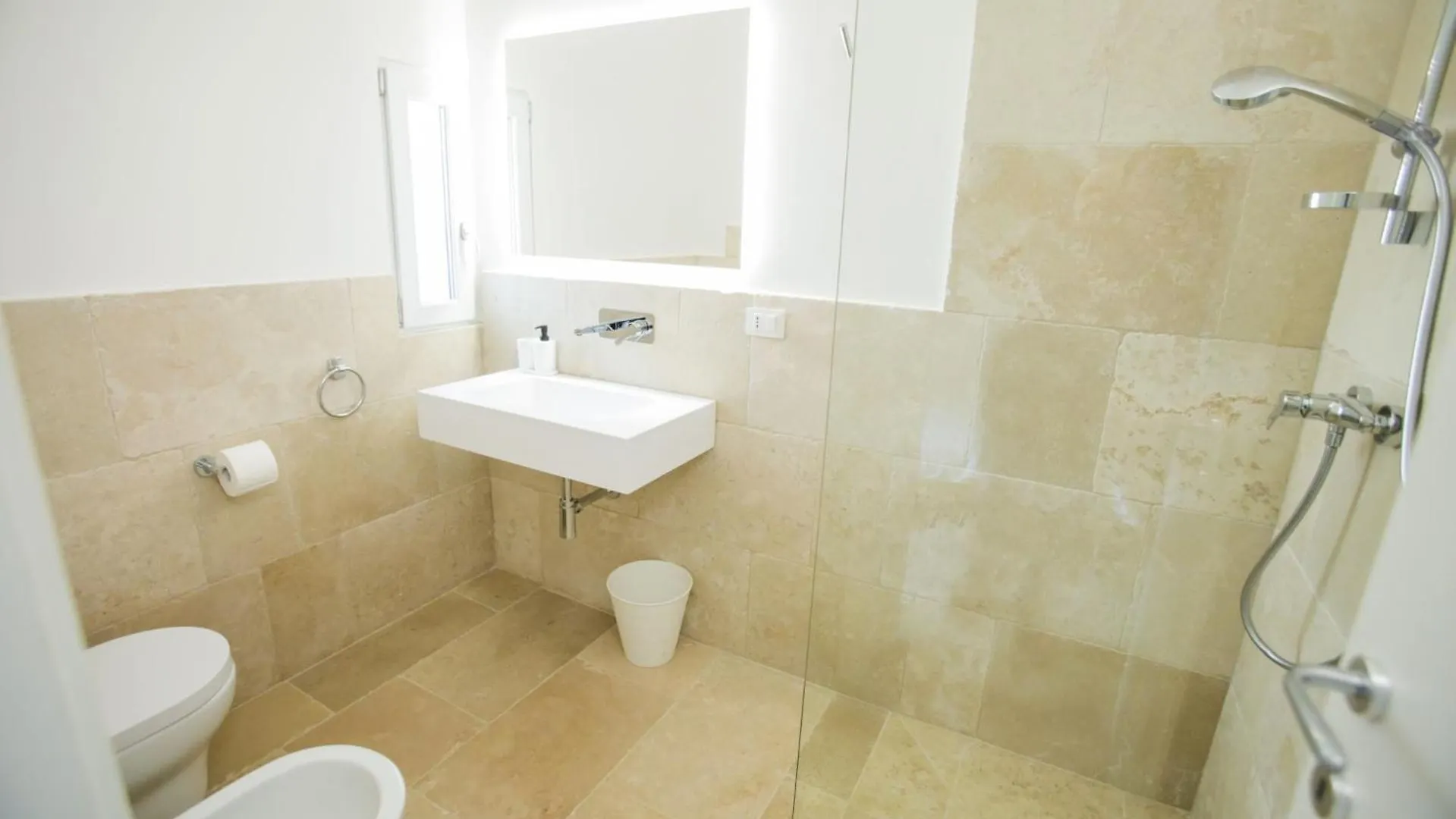 Sandy Adventures & Seaside Bellagio Holiday home